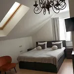 Loft House 게스트하우스