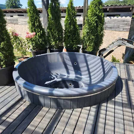 Loft House ゲストハウス